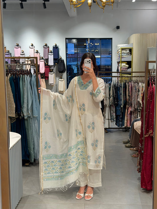 Ivory Chanderi Silk Floral Printed Kurta Set