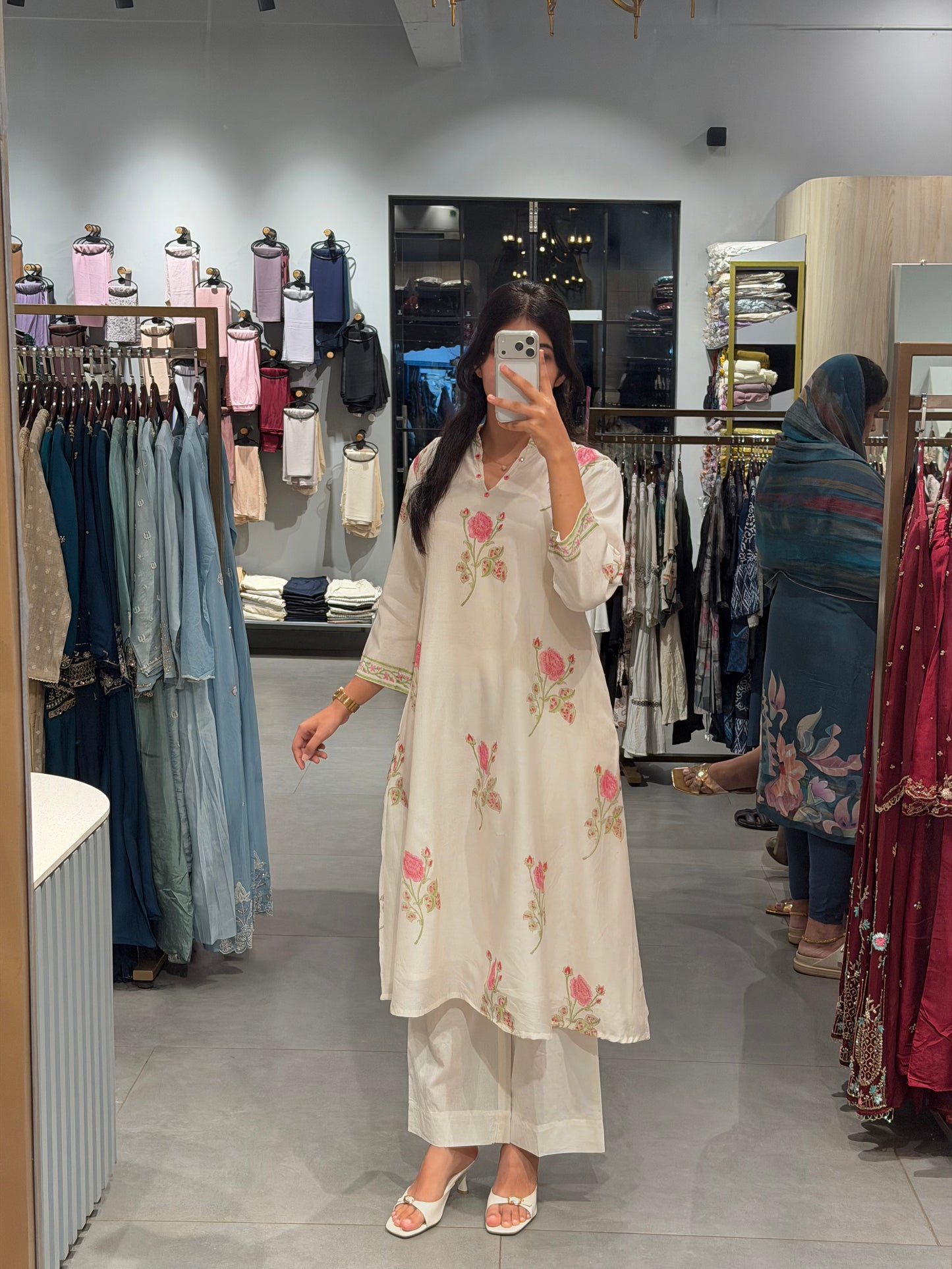 Ivory Chanderi Silk Rose Print Kurta Set
