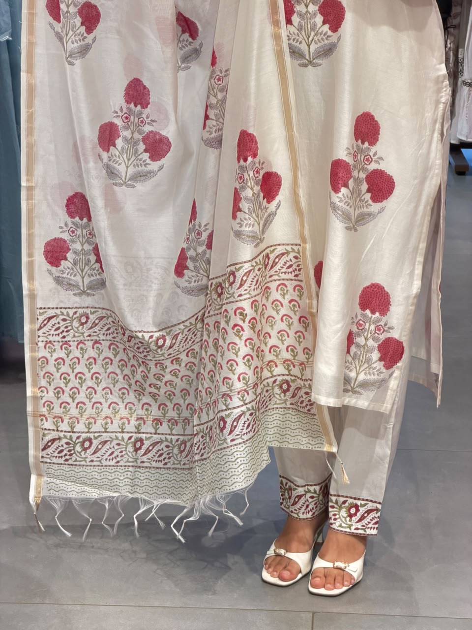 Lvory Floral Printed Kurta Set